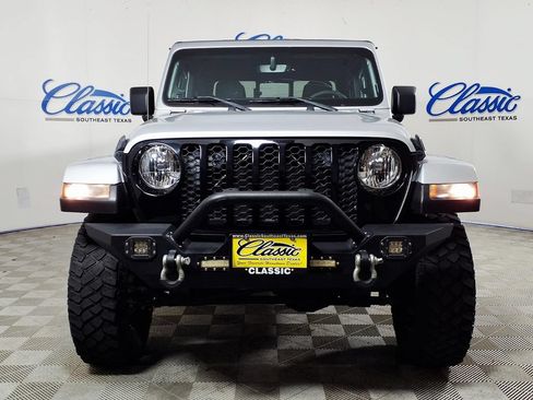 Used 2023 Jeep Gladiator Sport AWD/4WD image 3