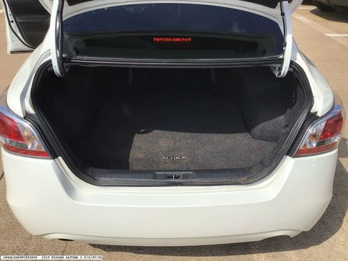 Used 2015 Nissan Altima 2.5 SV w/ Convenience Package image 16