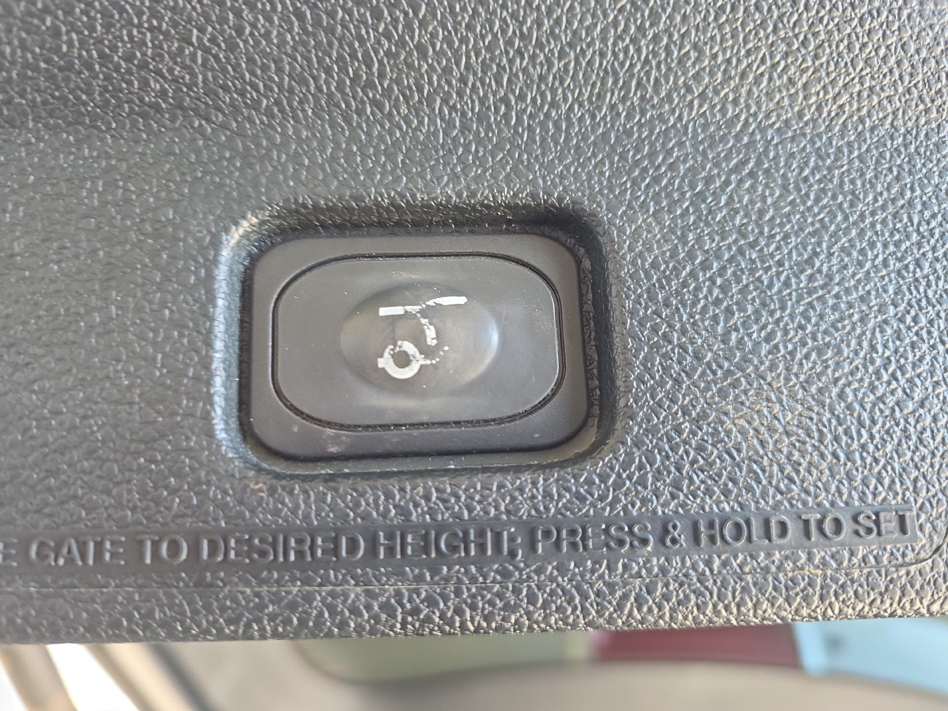 Used 2019 Ford Explorer XLT w/ Equipment Group 202A FWD image 13