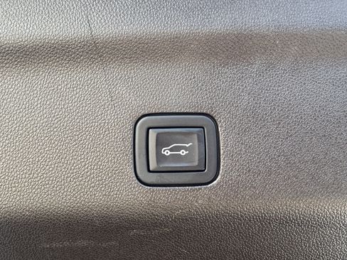 Used 2023 Cadillac Escalade Sport w/ LPO, ONYX Package AWD/4WD image 8