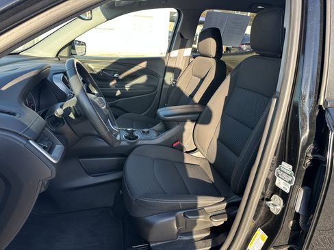 Used 2022 GMC Terrain SLE w/ Elevation Edition image 13