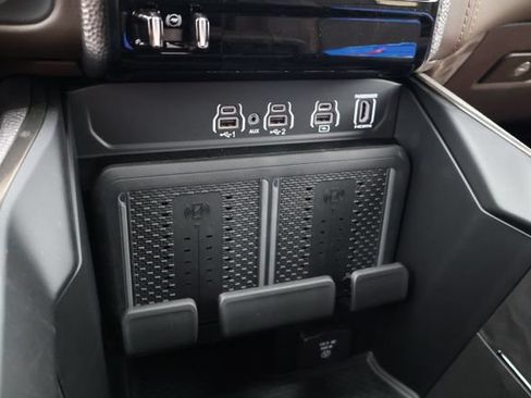New 2026 RAM 2500 Limited AWD/4WD image 14