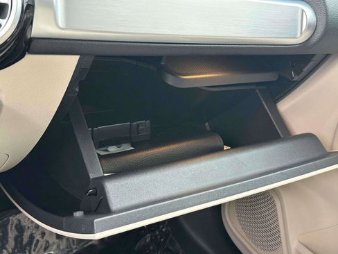 Certified 2025 Mercedes-Benz GLB 250 4MATIC image 28