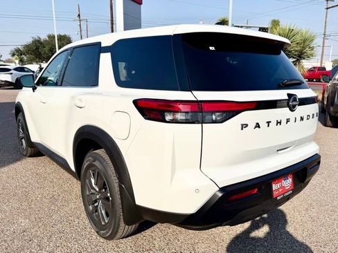 New 2026 Nissan Pathfinder S image 5