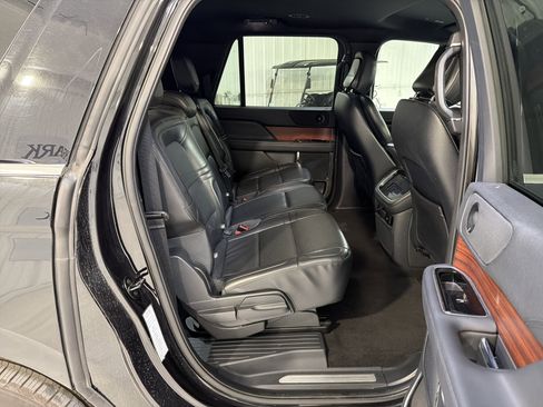 Used 2024 Lincoln Navigator L 4WD image 13