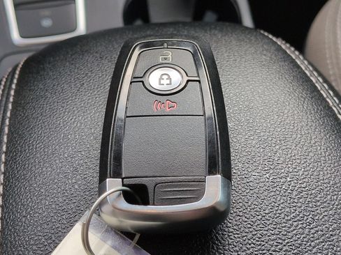 Used 2020 Ford Escape SE FWD image 29