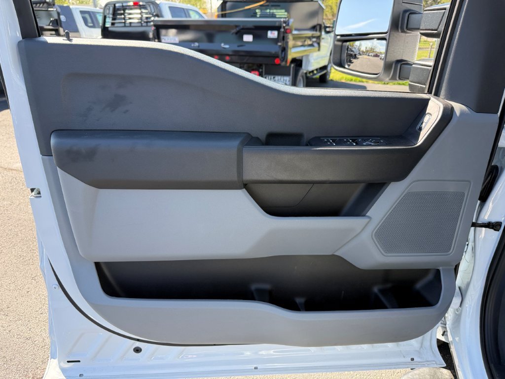 New 2026 Ford F350 XL w/ XL Chrome Package AWD/4WD image 12