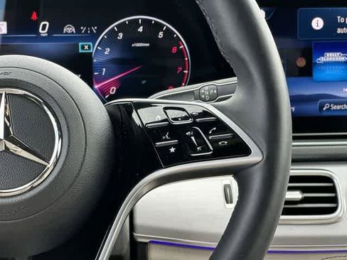 Used 2024 Mercedes-Benz GLE 450 4MATIC image 10