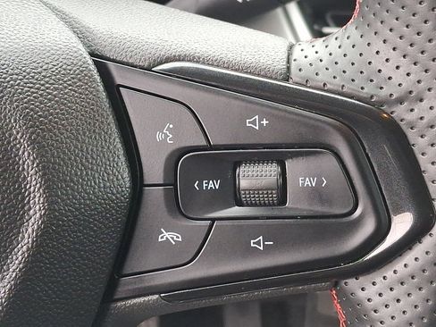 Used 2024 Chevrolet Trax RS image 22