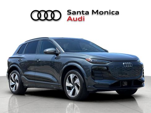 Used 2025 Audi Q6 e-tron Premium Plus w/ Premium Plus AWD/4WD image 9