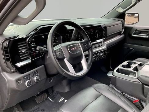 Used 2024 GMC Sierra 1500 SLT w/ X31 Off-Road Package image 12