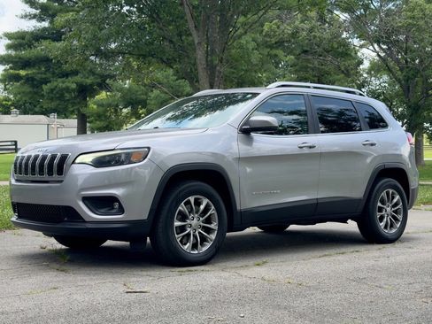 Used 2019 Jeep Cherokee Latitude Plus AWD/4WD image 8