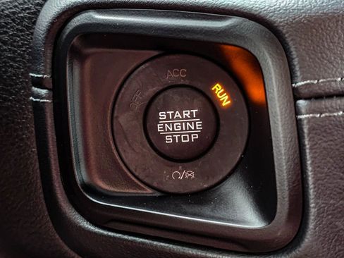 Used 2024 Jeep Wrangler Unlimited Rubicon w/ Technology Group AWD/4WD image 27