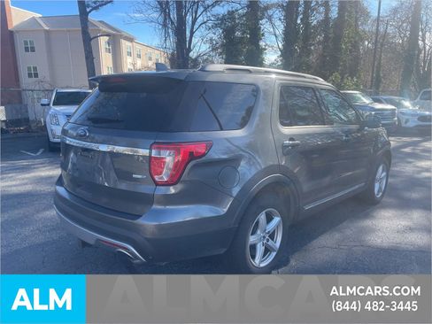 Used 2016 Ford Explorer XLT w/ Equipment Group 202A image 6
