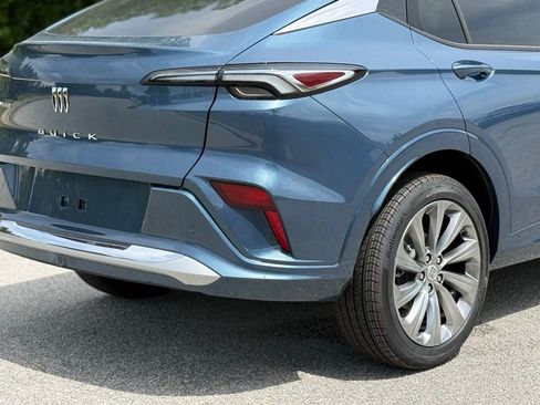 New 2026 Buick Envista Avenir FWD image 14