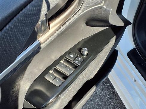 Used 2025 Toyota Camry SE image 13