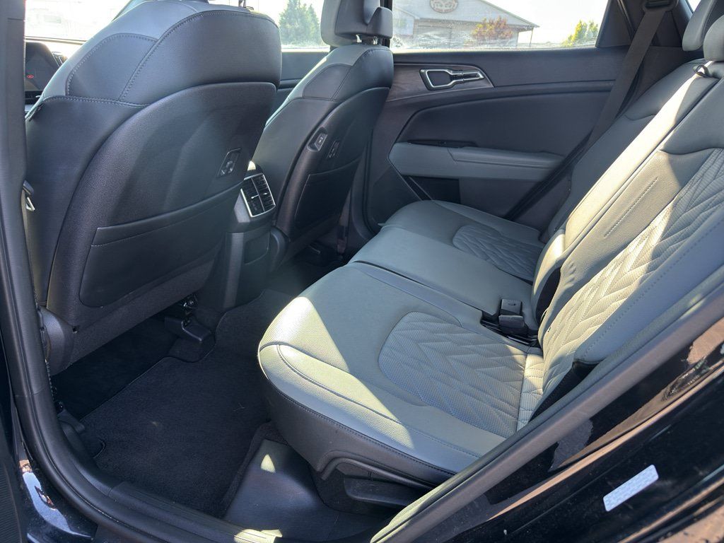 Used 2023 Kia Sportage X-Line w/ X-Line Premium Package AWD/4WD image 16