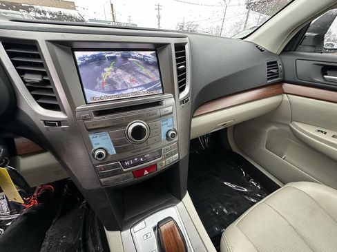 Used 2013 Subaru Outback 3.6R Limited image 21