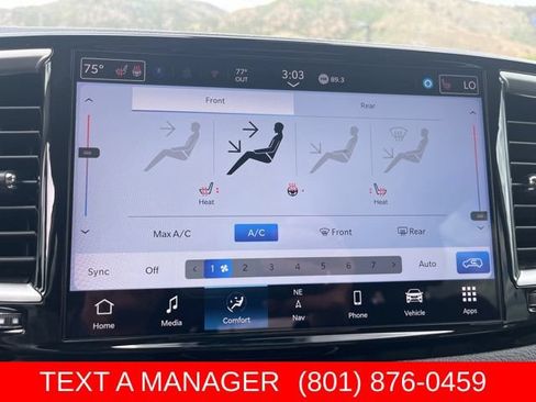 Used 2024 Chrysler Pacifica Limited FWD image 24