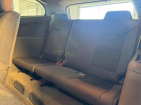 Used 2015 Chevrolet Traverse LS image 23