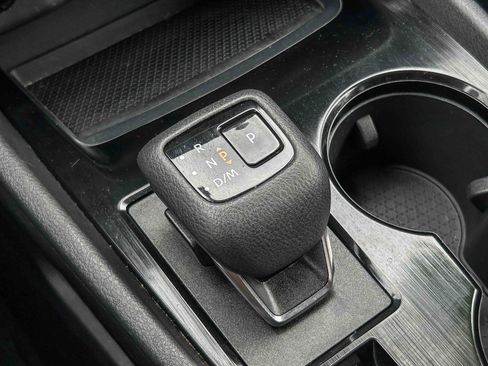Used 2025 Nissan Rogue SV FWD image 19