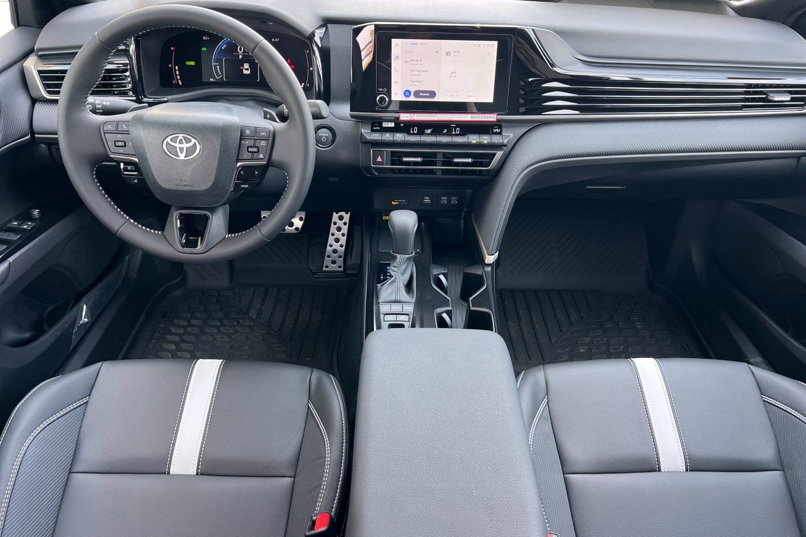 New 2026 Toyota Camry SE FWD image 13