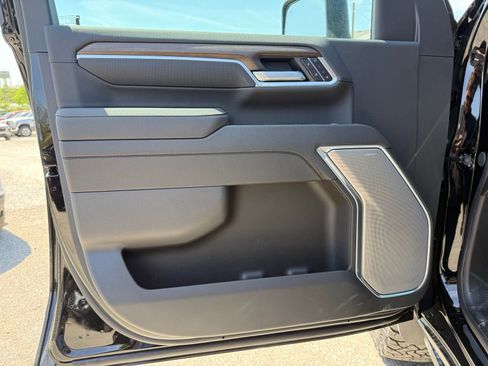 New 2026 Chevrolet Silverado 2500 High Country w/ Midnight Edition AWD/4WD image 15