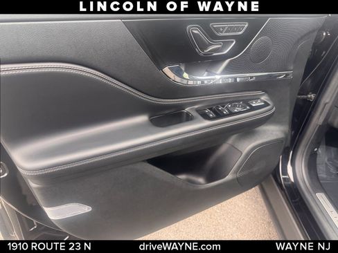 Certified 2024 Lincoln Corsair Reserve w/ Equipment Group 201A AWD/4WD image 12