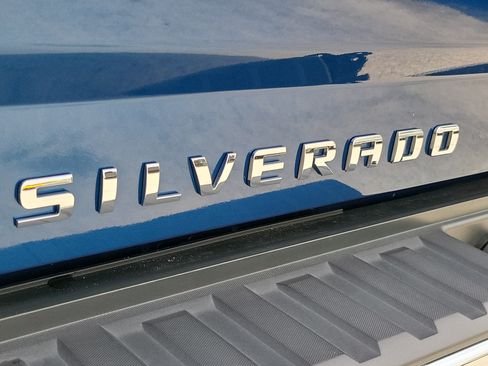 Used 2018 Chevrolet Silverado 1500 LT w/ All Star Edition RWD image 11