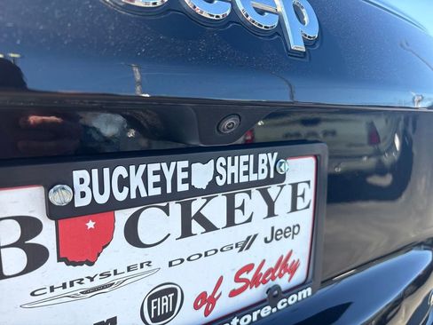 Used 2023 Jeep Compass Latitude w/ Sun and Sound Group image 9