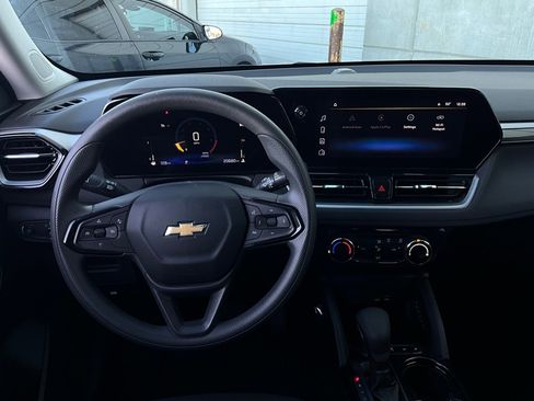 Used 2025 Chevrolet TrailBlazer LT image 12