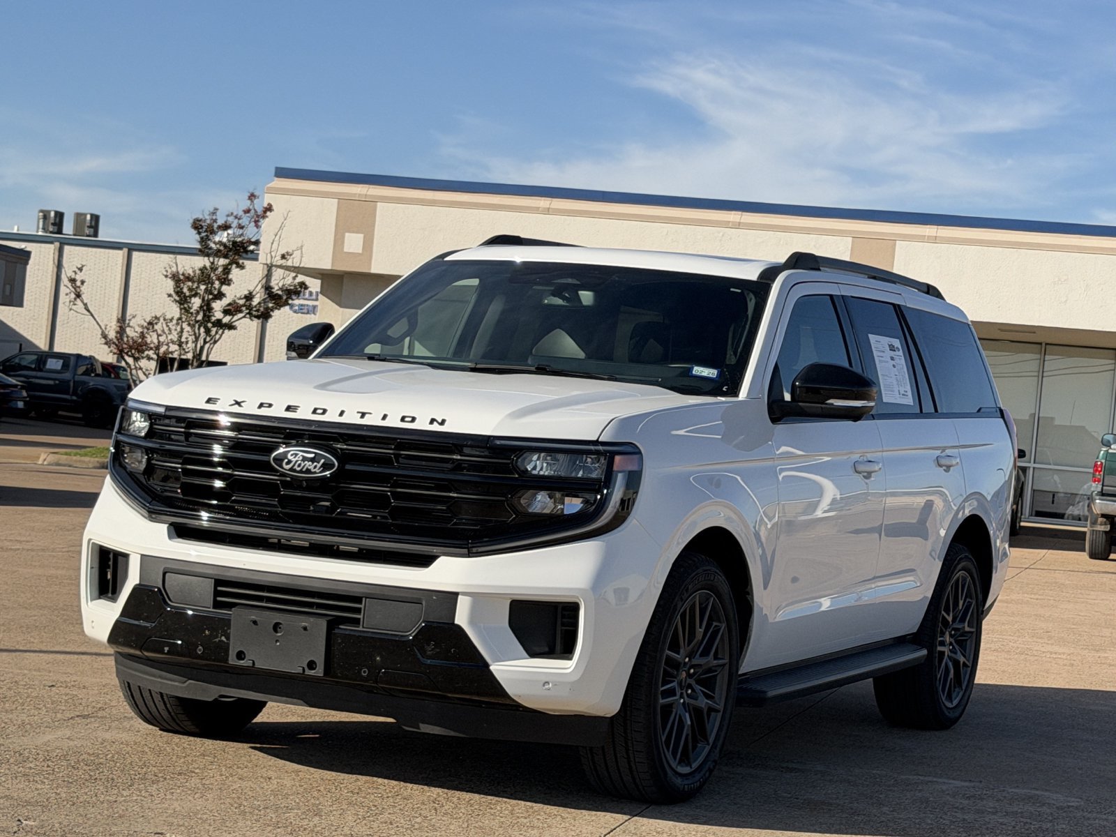 Used 2026 Ford Expedition Platinum w/ Stealth Appearance Package AWD/4WD image 8