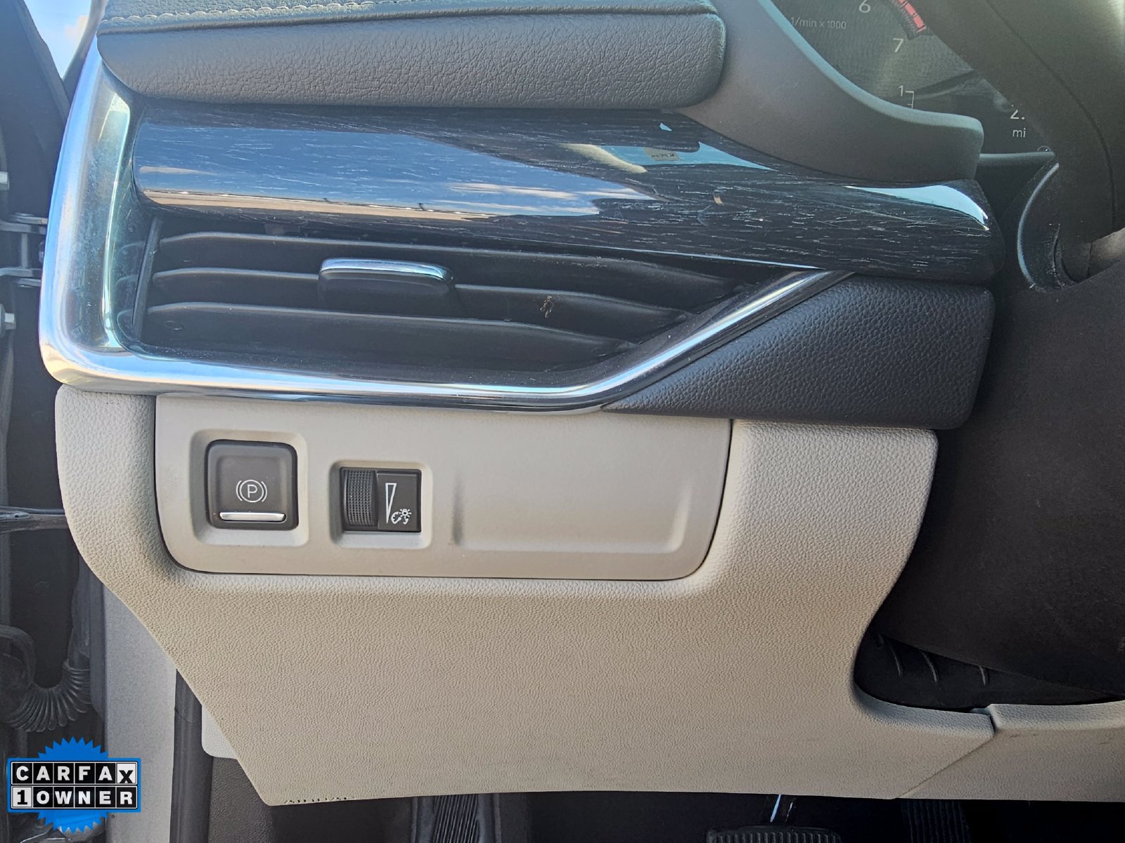 Used 2023 Cadillac XT4 Premium Luxury FWD image 14