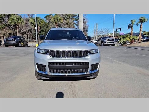 Used 2024 Jeep Grand Cherokee L Laredo w/ Luxury Tech Group I image 40