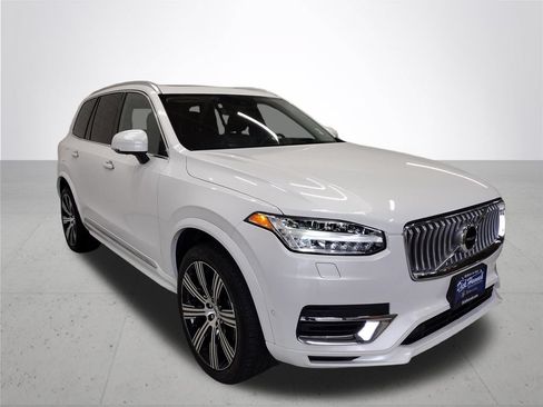 Used 2022 Volvo XC90 T8 Inscription AWD/4WD image 4