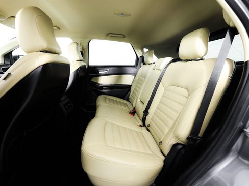 Used 2022 Ford Edge SEL AWD/4WD image 17