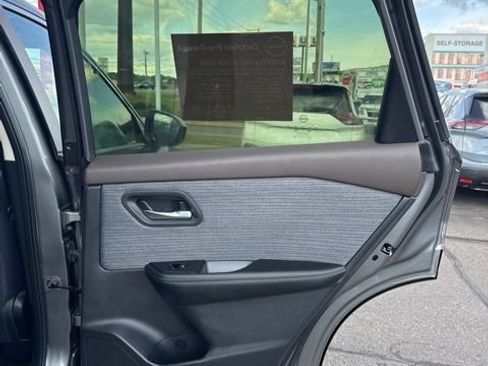 Certified 2023 Nissan Rogue SV AWD/4WD image 18