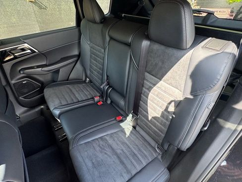 New 2025 Mitsubishi Outlander SE image 18