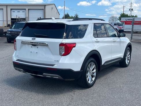 Certified 2020 Ford Explorer XLT w/ Equipment Group 202A AWD/4WD image 3