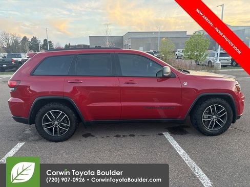 Used 2018 Jeep Grand Cherokee Trailhawk w/ Trailhawk Luxury Group image 8