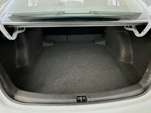 Used 2025 Toyota Corolla LE image 30