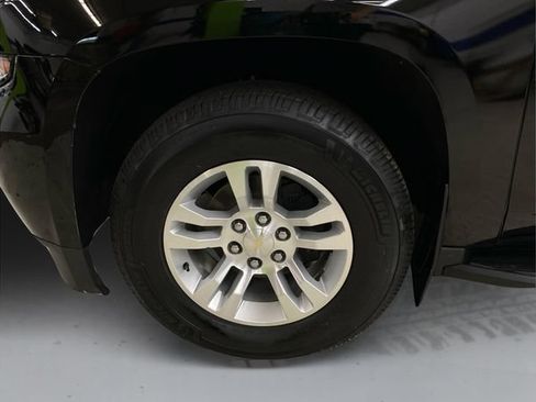 Used 2019 Chevrolet Suburban LT AWD/4WD image 19