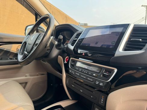 Used 2016 Honda Pilot Touring image 29