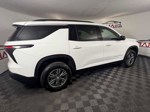 Used 2026 Chevrolet Traverse LT AWD/4WD image 14