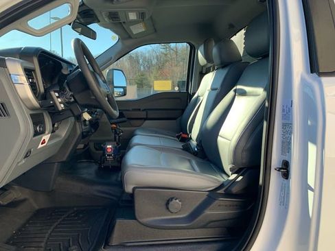 Used 2024 Ford F550 4x4 Regular Cab Super Duty image 45