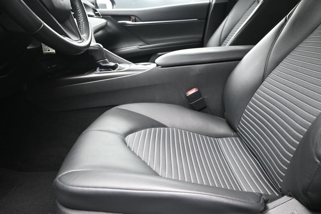 Used 2023 Toyota Camry SE FWD image 13