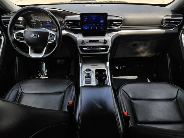 Used 2023 Ford Explorer XLT w/ Equipment Group 202A RWD image 30