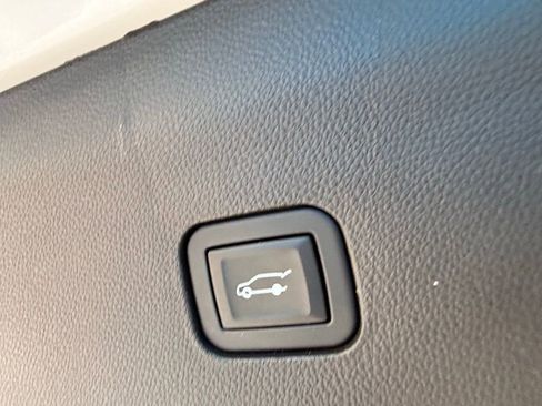 Used 2020 Buick Enclave Premium w/ LPO, Luxury Package image 24