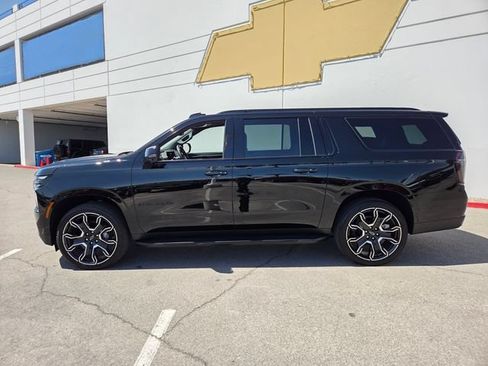 Certified 2026 Chevrolet Suburban RST w/ Advanced Technology Package AWD/4WD image 3