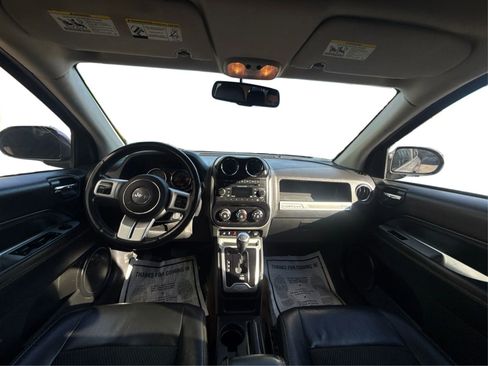 Used 2017 Jeep Compass Latitude image 22